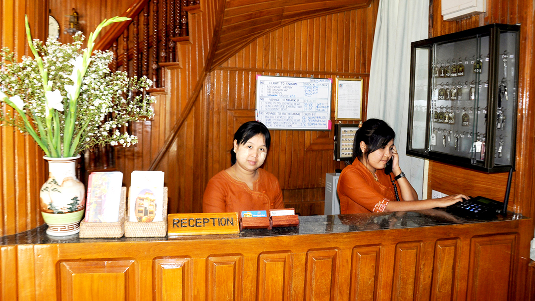 Shwethazin Hotel Reception